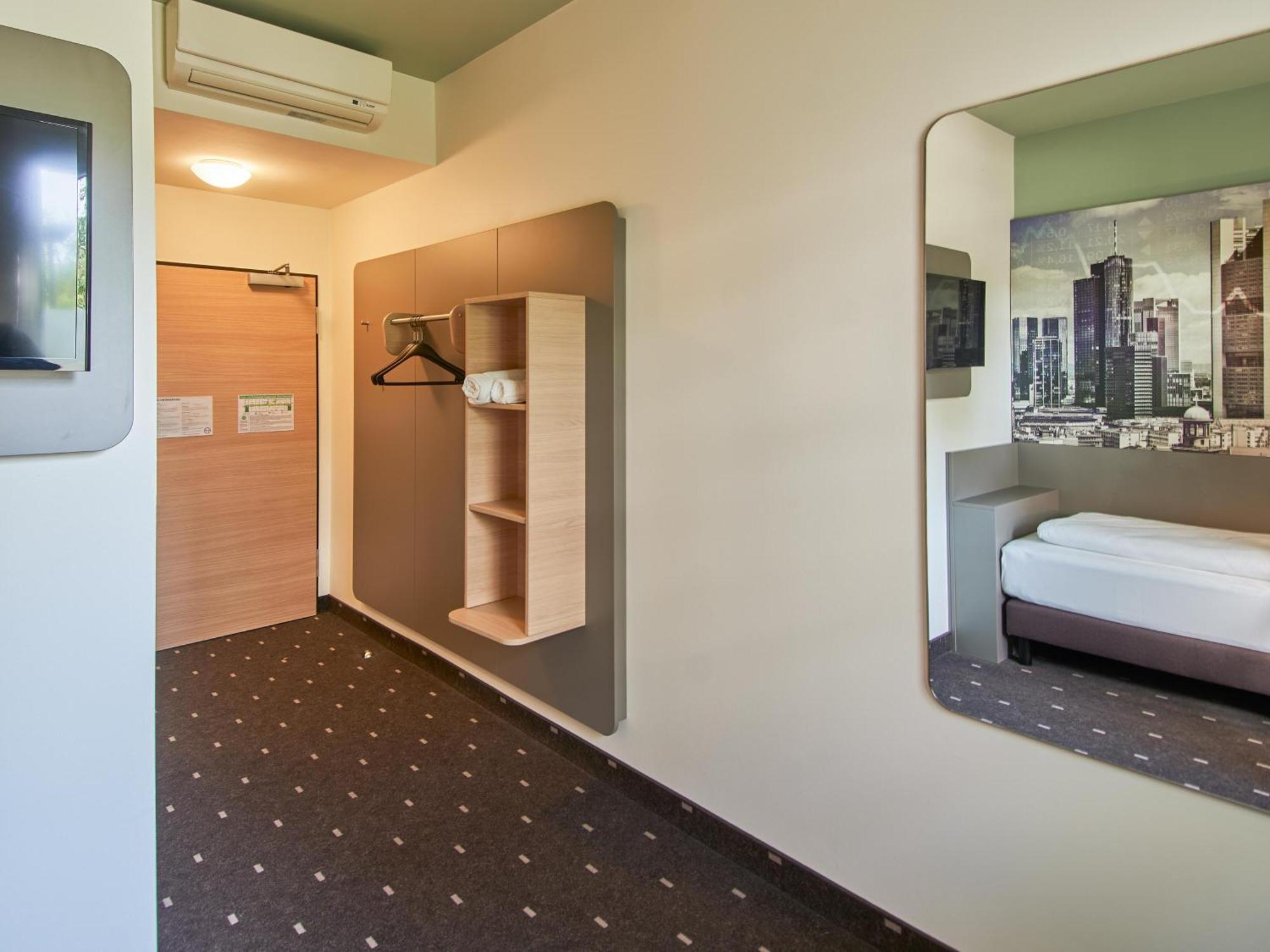 B&B Hotel Frankfurt-West Eschborn Buitenkant foto