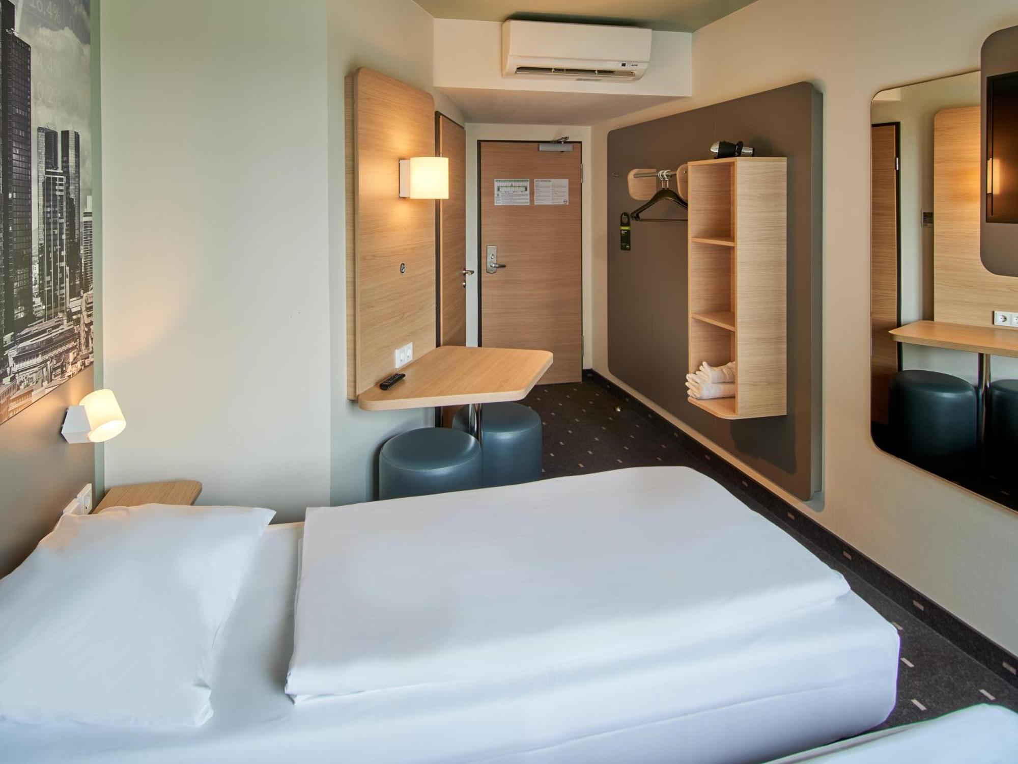 B&B Hotel Frankfurt-West Eschborn Buitenkant foto