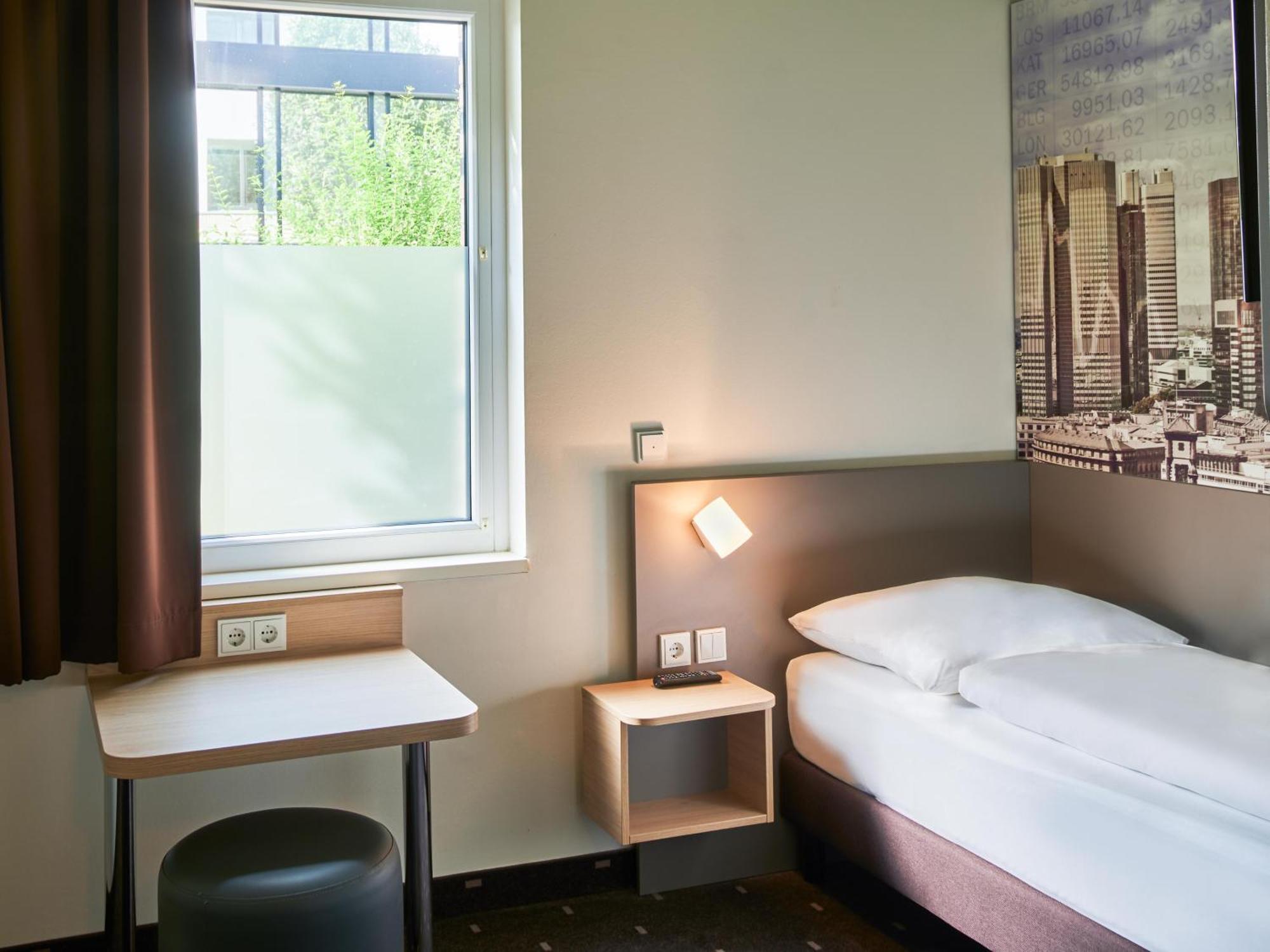 B&B Hotel Frankfurt-West Eschborn Buitenkant foto